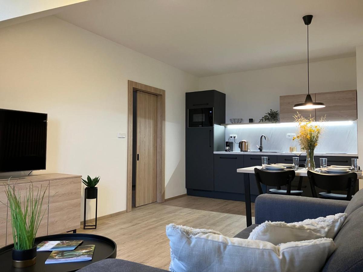 Apartman Nahore Vacov Eksteriør billede